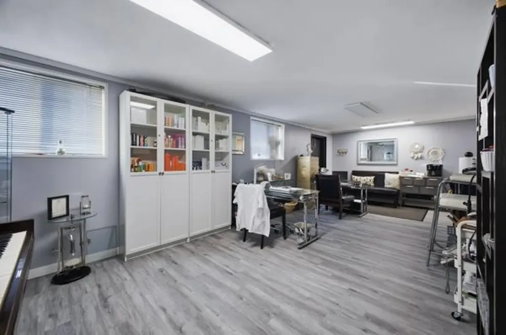 39325-A Range Road 273 Blackfalds AB T0M0J0