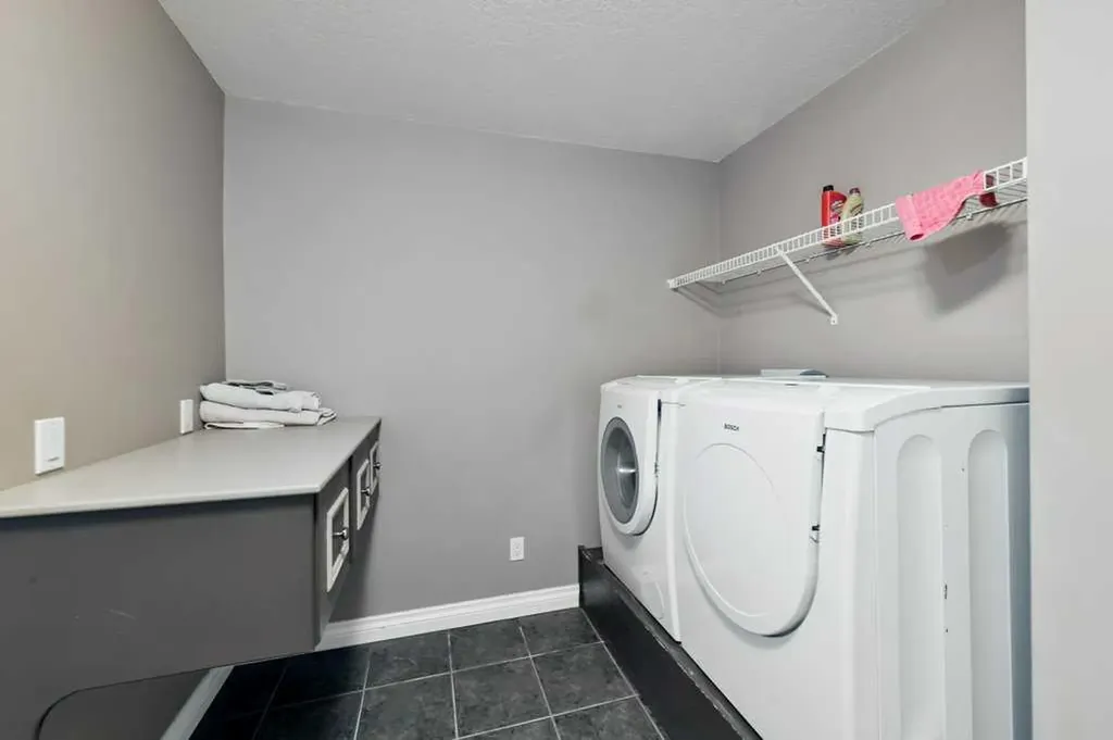 6 Royal Birkdale Court NW Calgary AB T3G 5R5