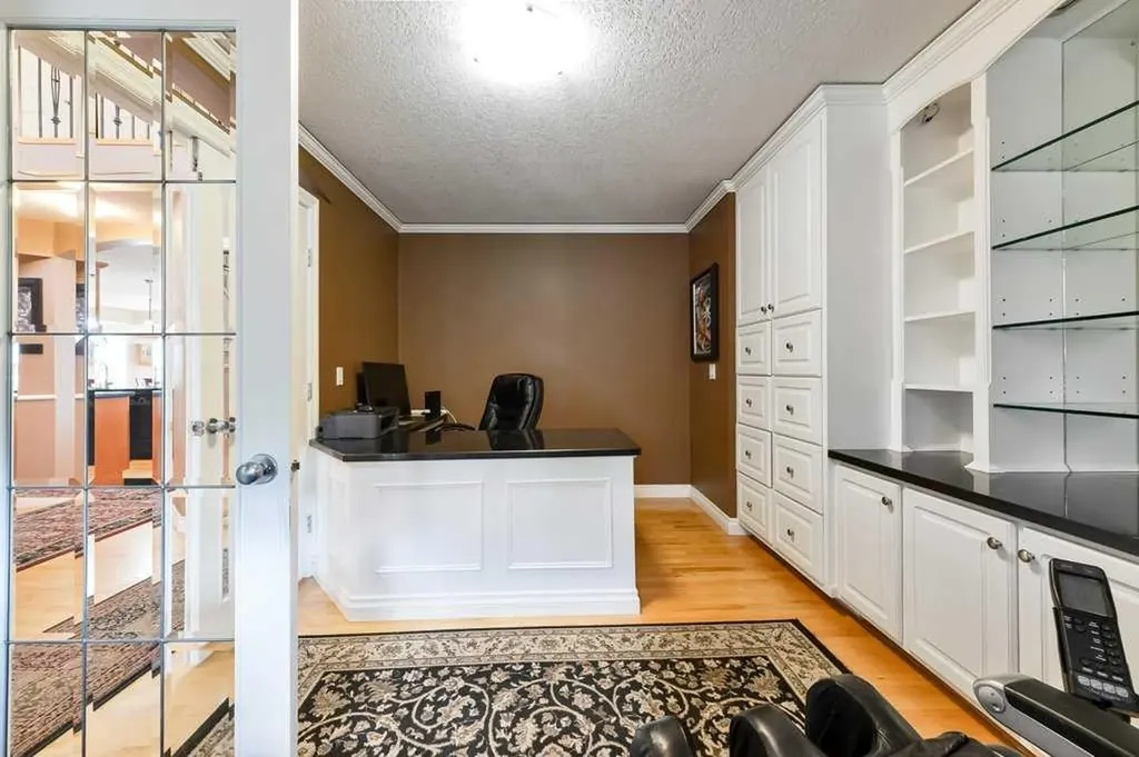 6 Royal Birkdale Court NW Calgary AB T3G 5R5