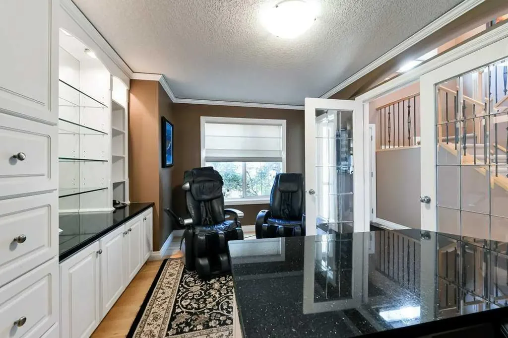 6 Royal Birkdale Court NW Calgary AB T3G 5R5