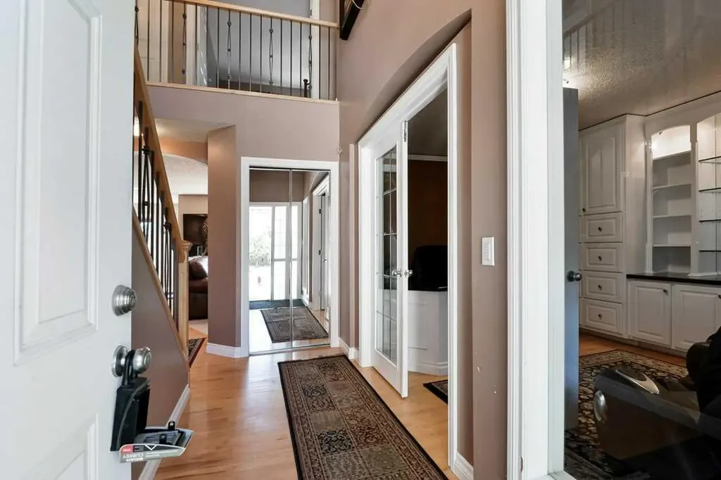 6 Royal Birkdale Court NW Calgary AB T3G 5R5