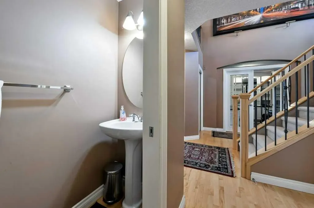 6 Royal Birkdale Court NW Calgary AB T3G 5R5