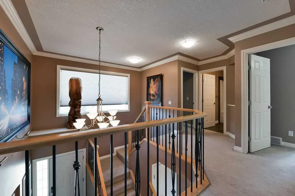 6 Royal Birkdale Court NW Calgary AB T3G 5R5
