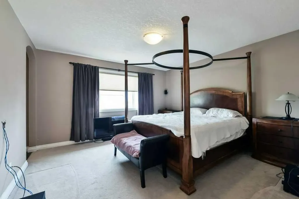 6 Royal Birkdale Court NW Calgary AB T3G 5R5