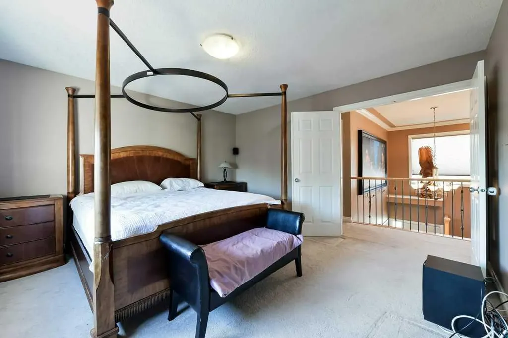 6 Royal Birkdale Court NW Calgary AB T3G 5R5