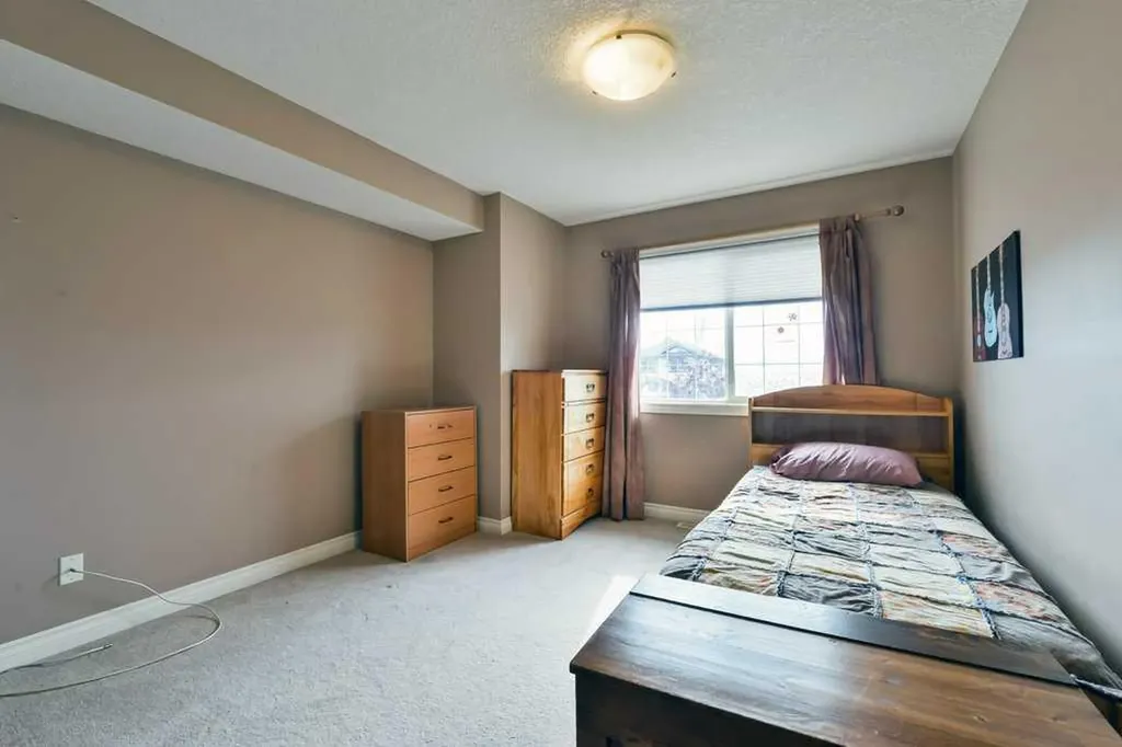 6 Royal Birkdale Court NW Calgary AB T3G 5R5