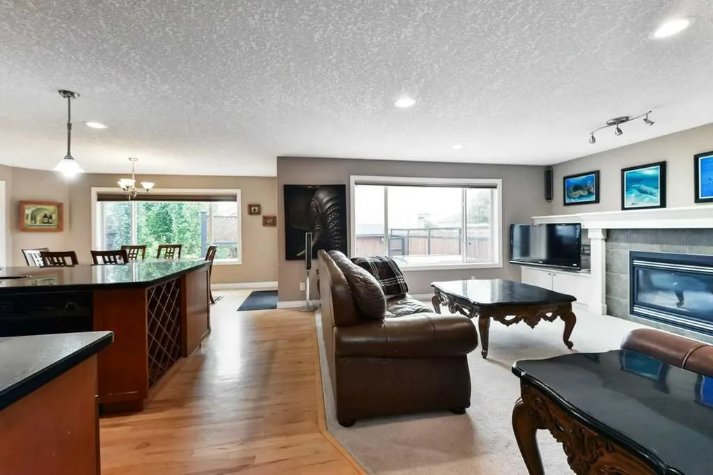 6 Royal Birkdale Court NW Calgary AB T3G 5R5