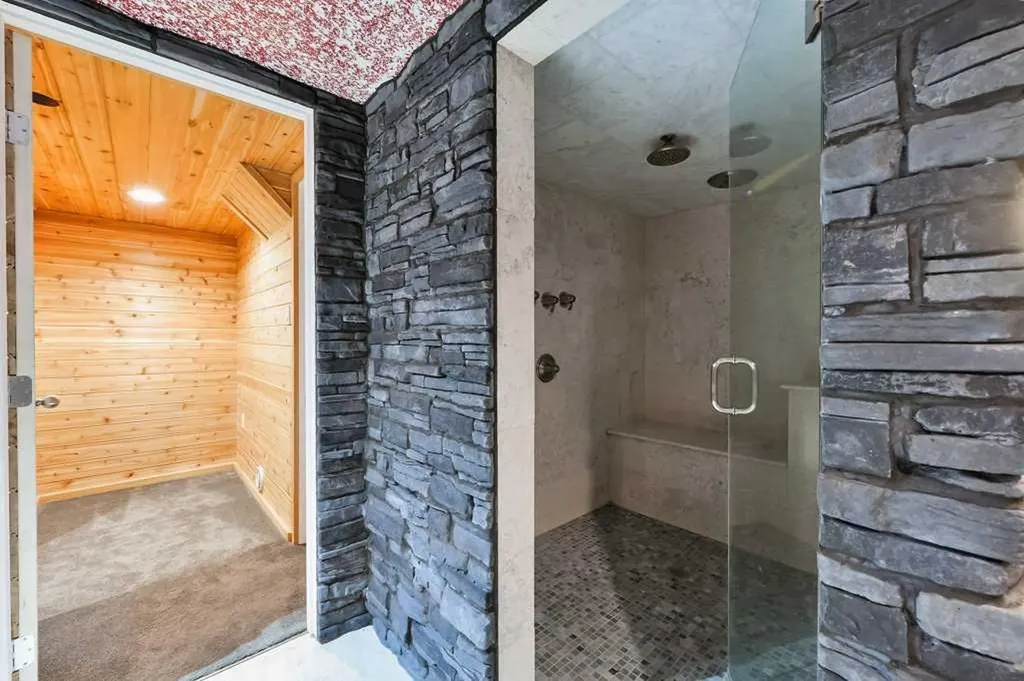 6 Royal Birkdale Court NW Calgary AB T3G 5R5