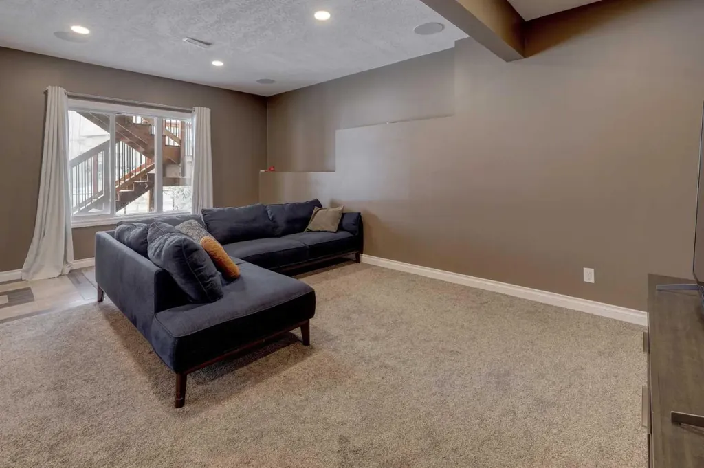 1329 Prairie Springs Park SW Airdrie AB T4B 0E8