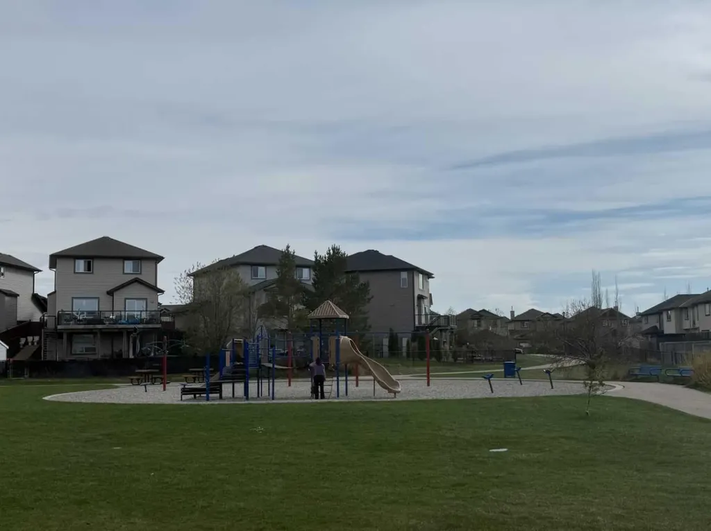 1329 Prairie Springs Park SW Airdrie AB T4B 0E8