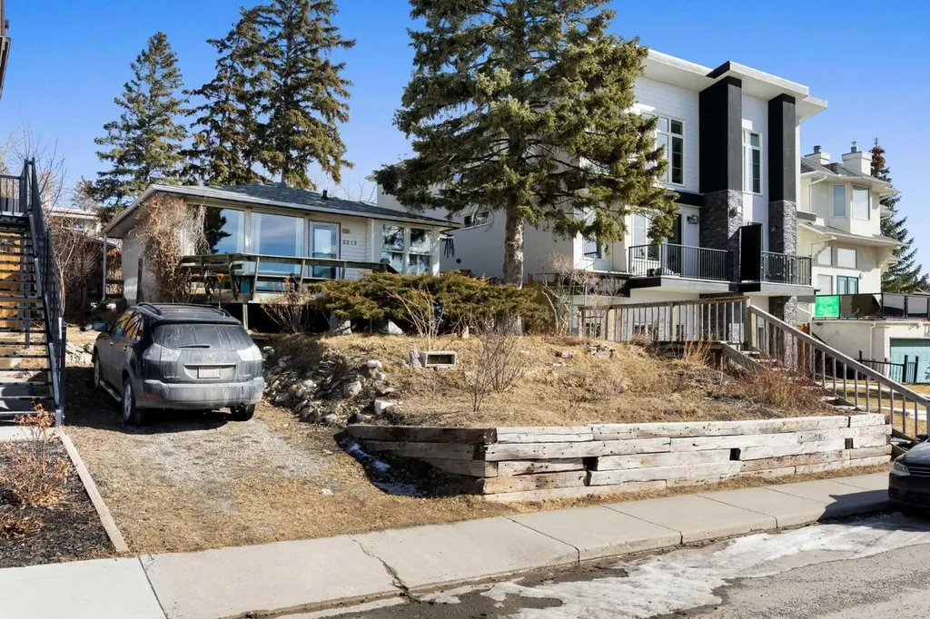 5212 22 Avenue NW Calgary AB T3B 0Y9