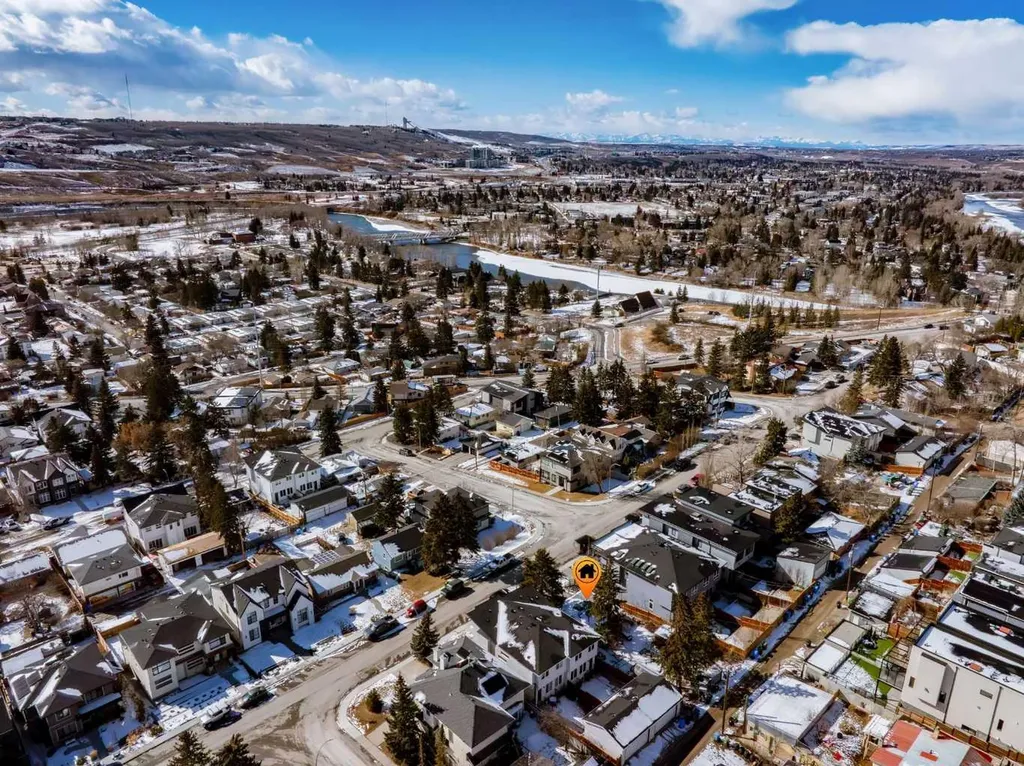 5212 22 Avenue NW Calgary AB T3B 0Y9