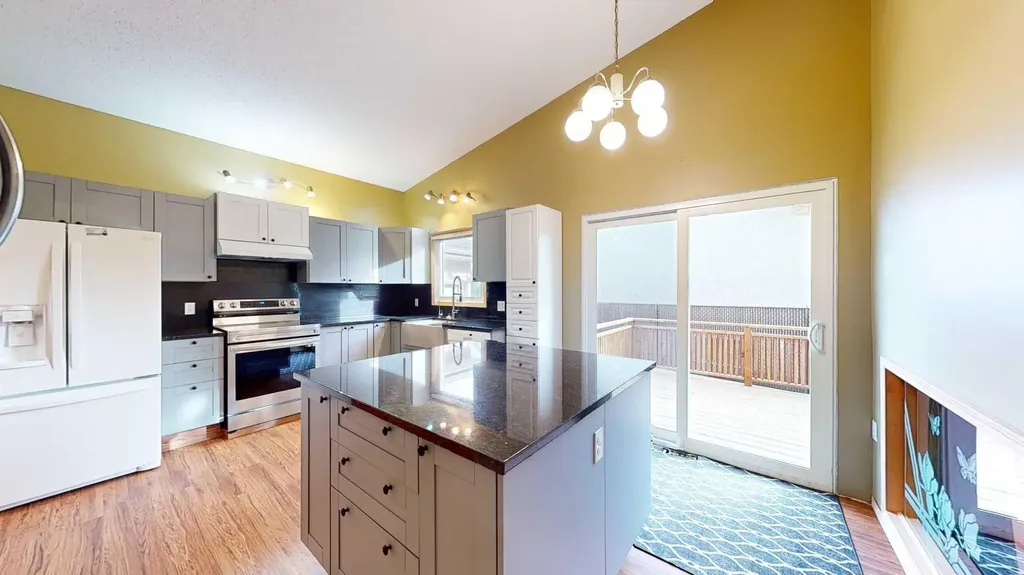 37 Buttercup Court SE Medicine Hat AB T1B2G9