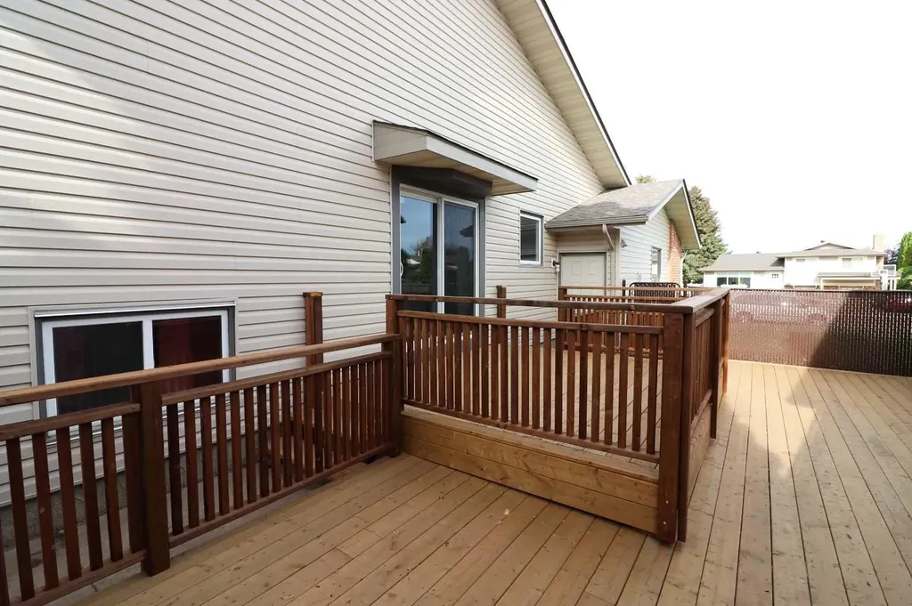 37 Buttercup Court SE Medicine Hat AB T1B2G9