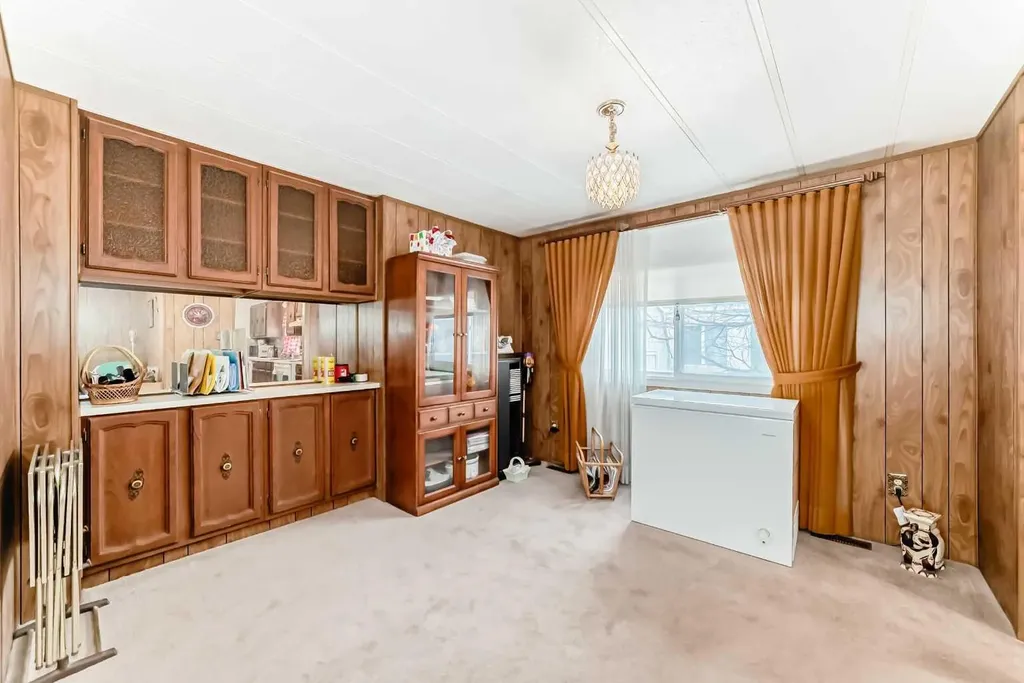 99 Arbour Lake Road NW Calgary AB T3G 4E4