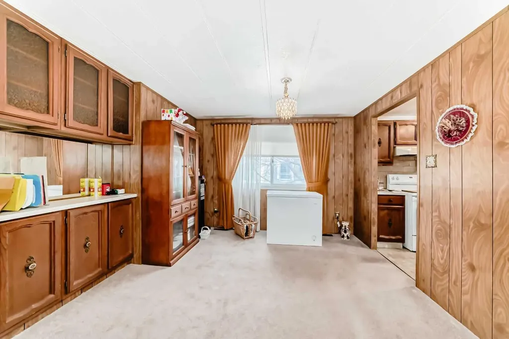 99 Arbour Lake Road NW Calgary AB T3G 4E4