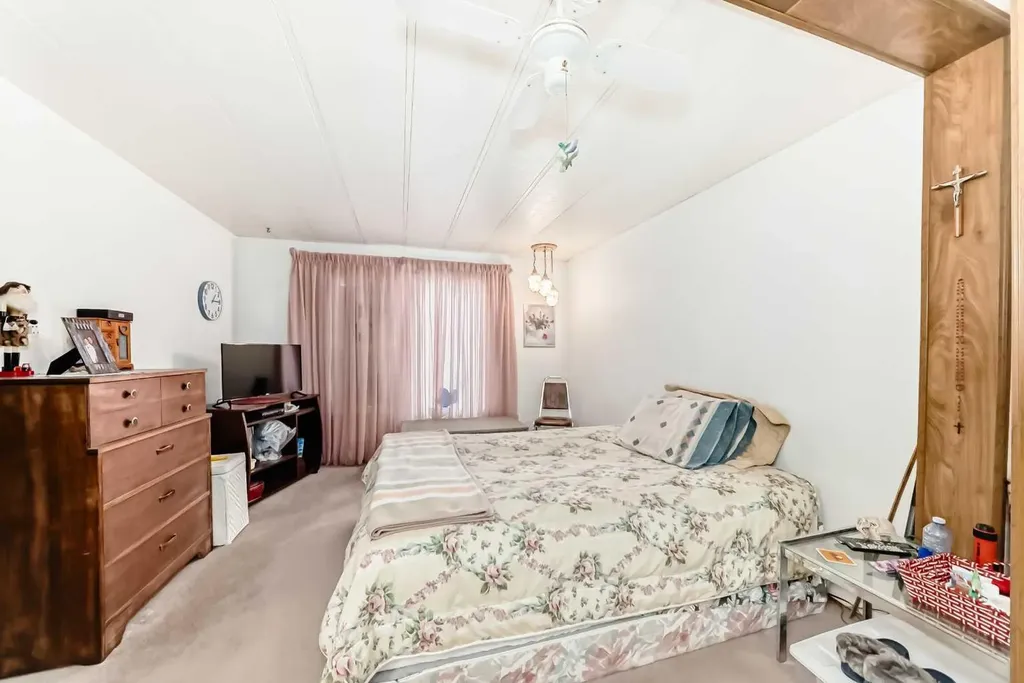 99 Arbour Lake Road NW Calgary AB T3G 4E4