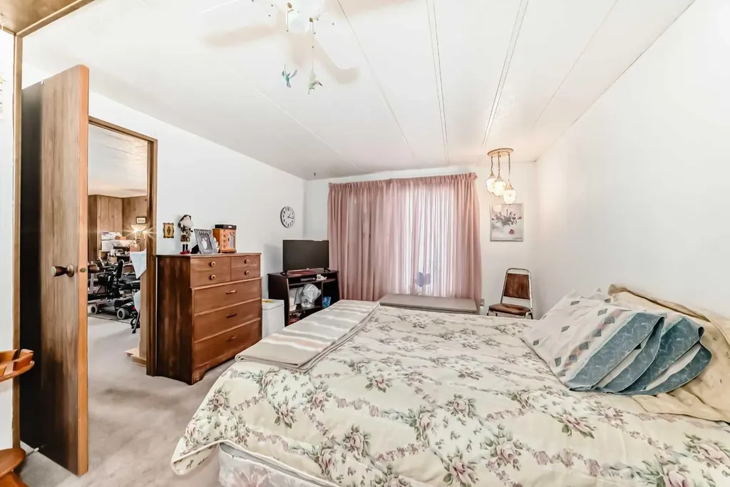 99 Arbour Lake Road NW Calgary AB T3G 4E4
