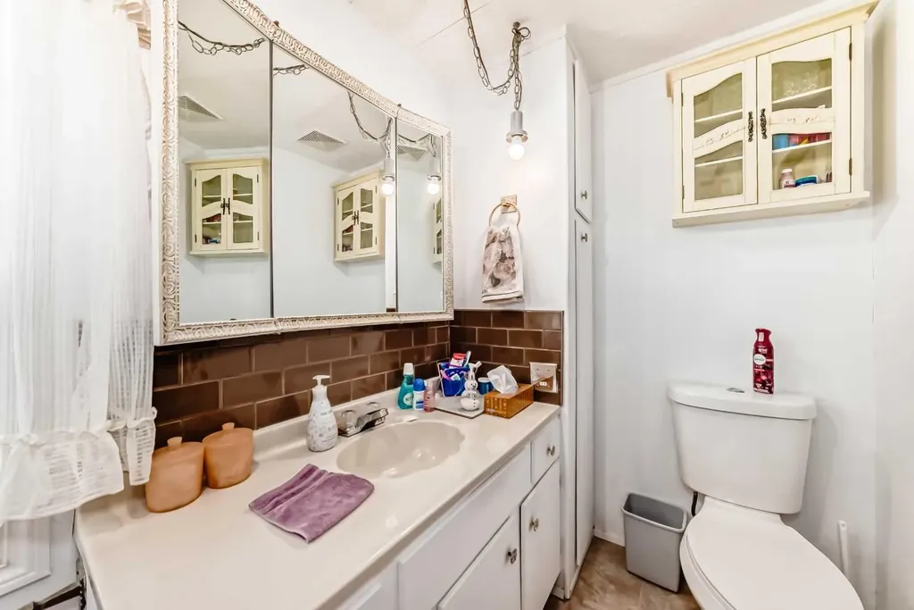 99 Arbour Lake Road NW Calgary AB T3G 4E4