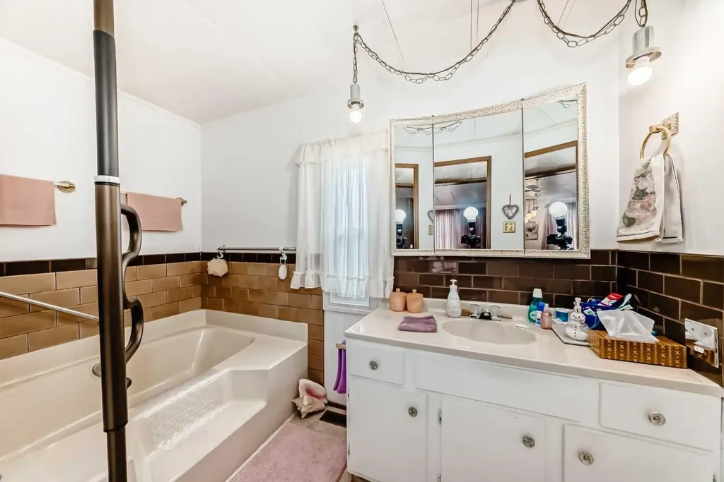 99 Arbour Lake Road NW Calgary AB T3G 4E4