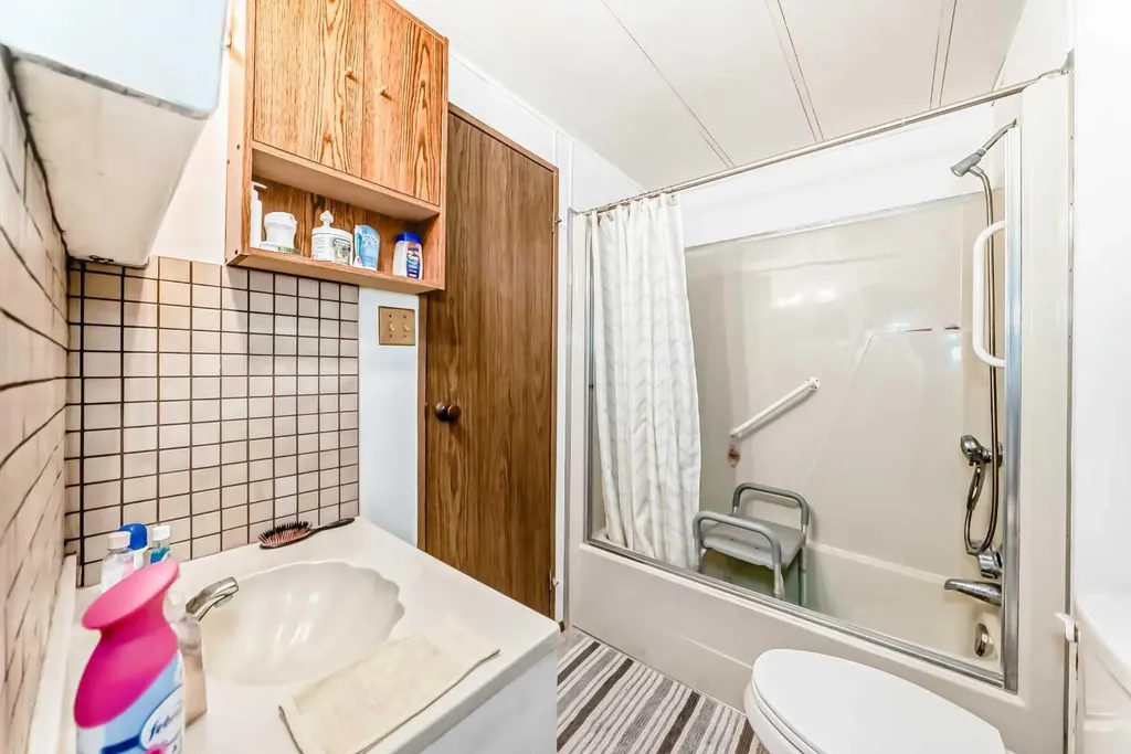99 Arbour Lake Road NW Calgary AB T3G 4E4