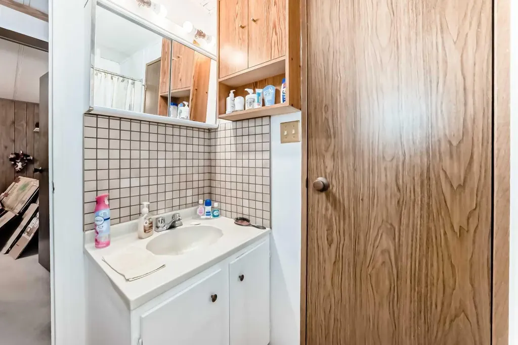 99 Arbour Lake Road NW Calgary AB T3G 4E4