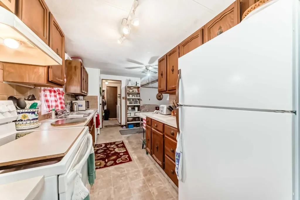 99 Arbour Lake Road NW Calgary AB T3G 4E4