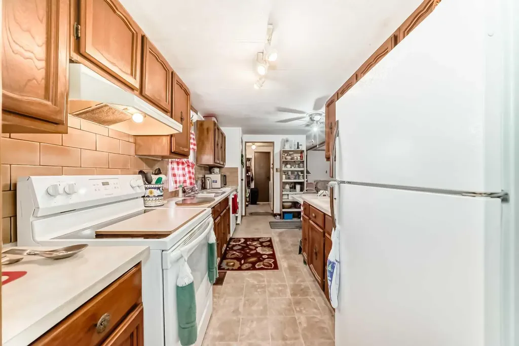 99 Arbour Lake Road NW Calgary AB T3G 4E4