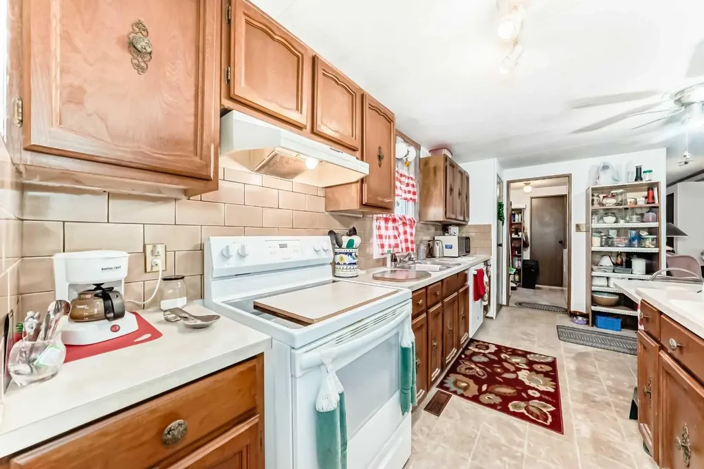99 Arbour Lake Road NW Calgary AB T3G 4E4