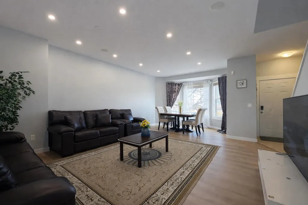 292 Rainbow Falls Drive Chestermere AB T1X 0E4