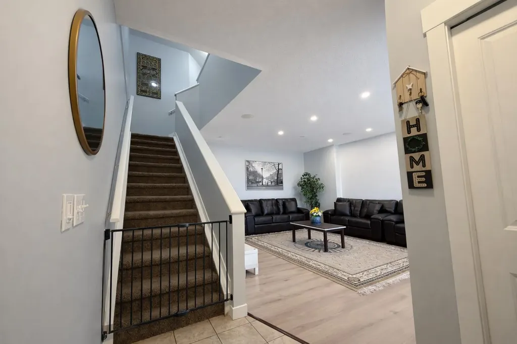 292 Rainbow Falls Drive Chestermere AB T1X 0E4