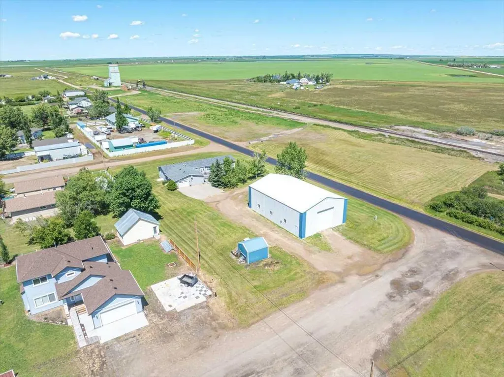 513 Railway Avenue Rural Vulcan County AB T0L0L0