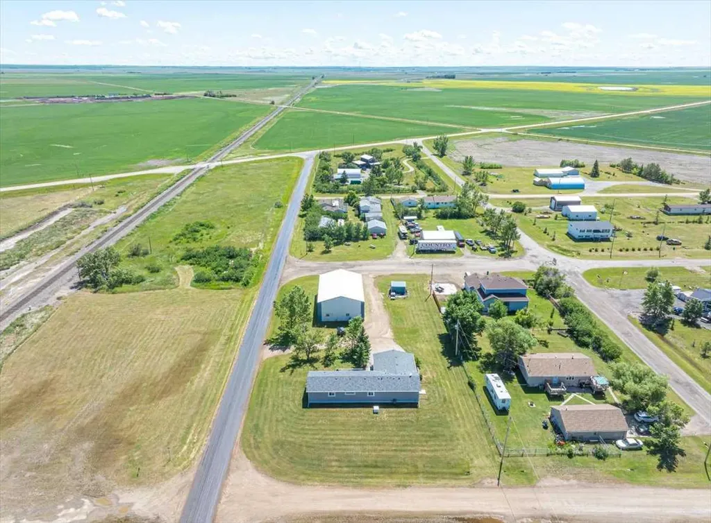 513 Railway Avenue Rural Vulcan County AB T0L0L0