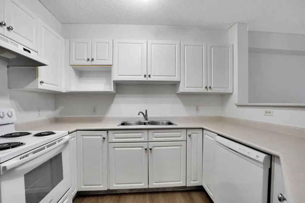 5500 Somervale Court SW Calgary AB T2Y4L9