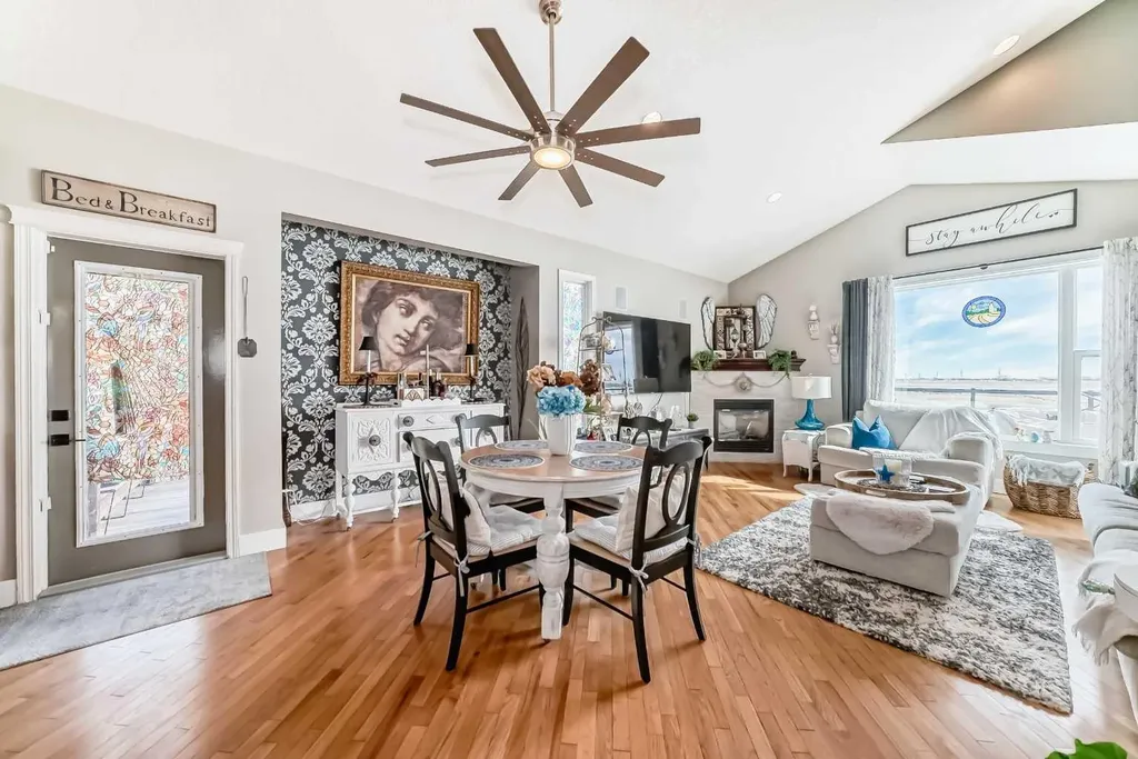 33 Boulder Creek Manor SE Langdon AB T0J1X3