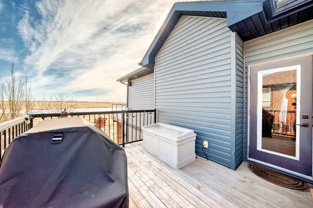 33 Boulder Creek Manor SE Langdon AB T0J1X3