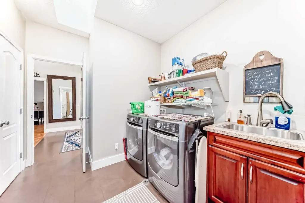 33 Boulder Creek Manor SE Langdon AB T0J1X3