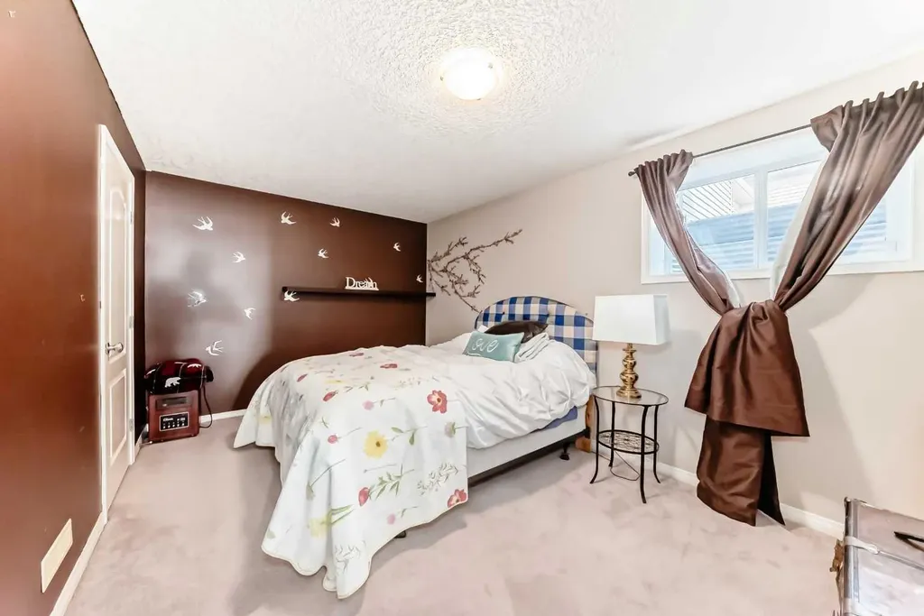 33 Boulder Creek Manor SE Langdon AB T0J1X3