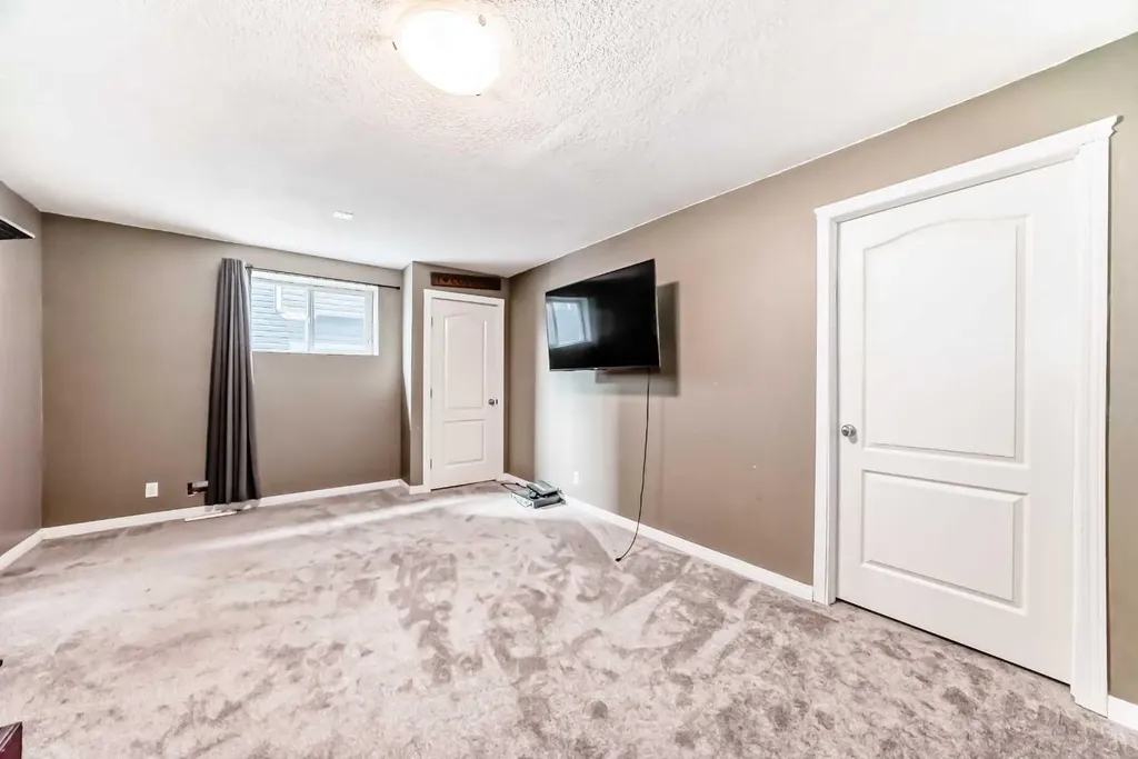 33 Boulder Creek Manor SE Langdon AB T0J1X3