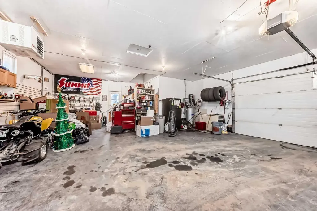 33 Boulder Creek Manor SE Langdon AB T0J1X3