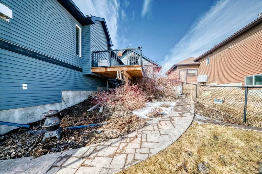 33 Boulder Creek Manor SE Langdon AB T0J1X3