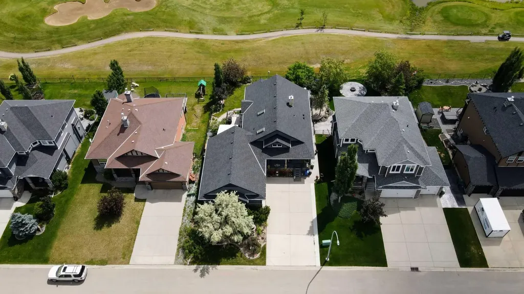 33 Boulder Creek Manor SE Langdon AB T0J1X3