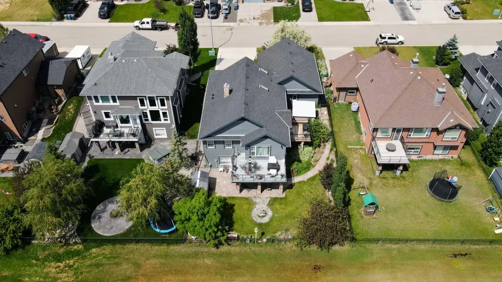 33 Boulder Creek Manor SE Langdon AB T0J1X3