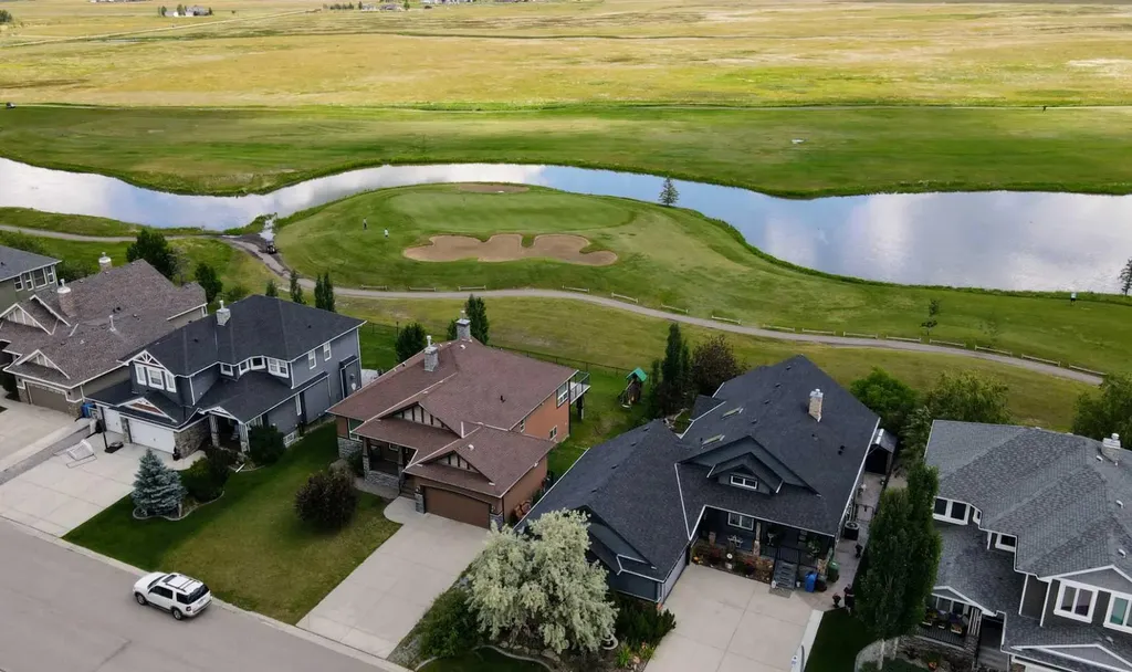 33 Boulder Creek Manor SE Langdon AB T0J1X3
