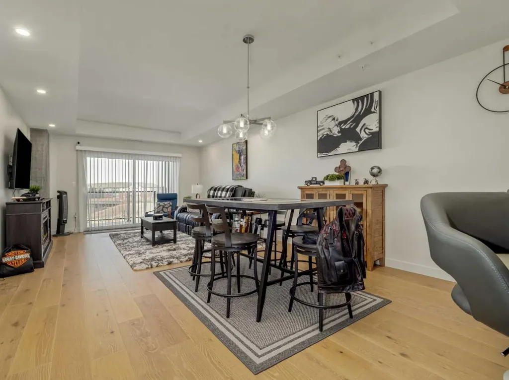 102 Scenic Drive N Lethbridge AB T1J 0J4