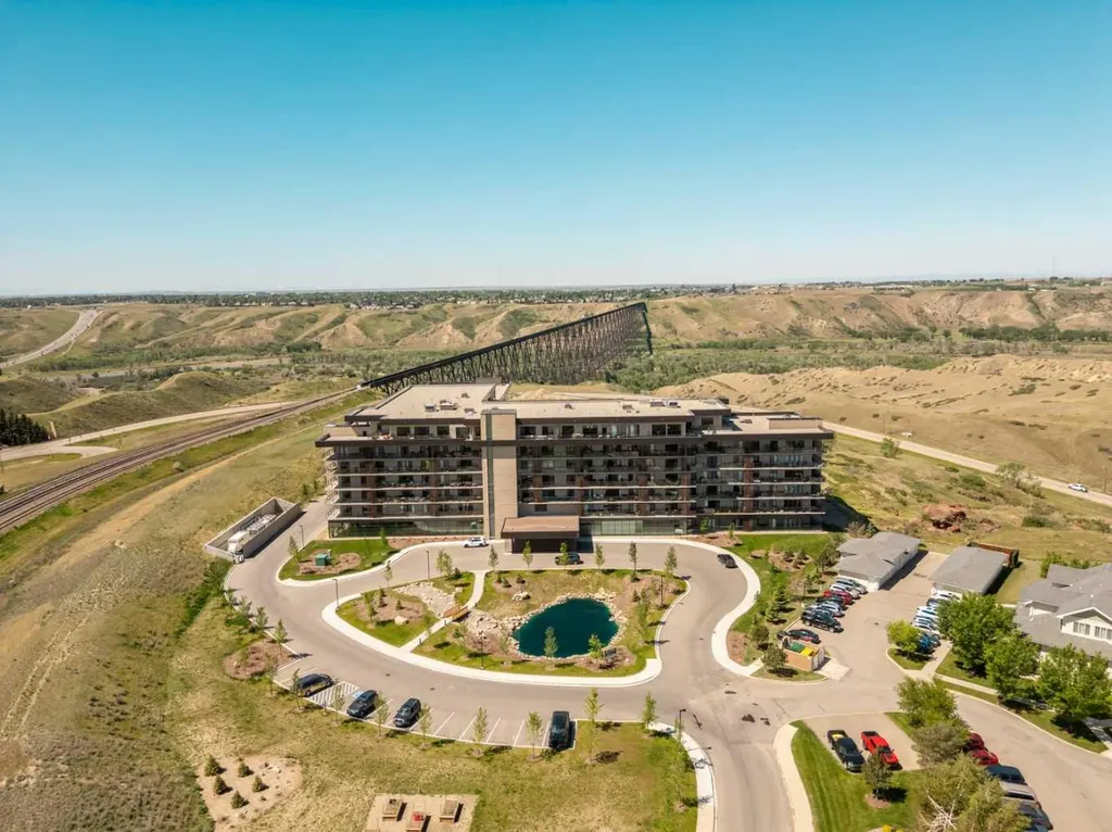 102 Scenic Drive N Lethbridge AB T1J 0J4