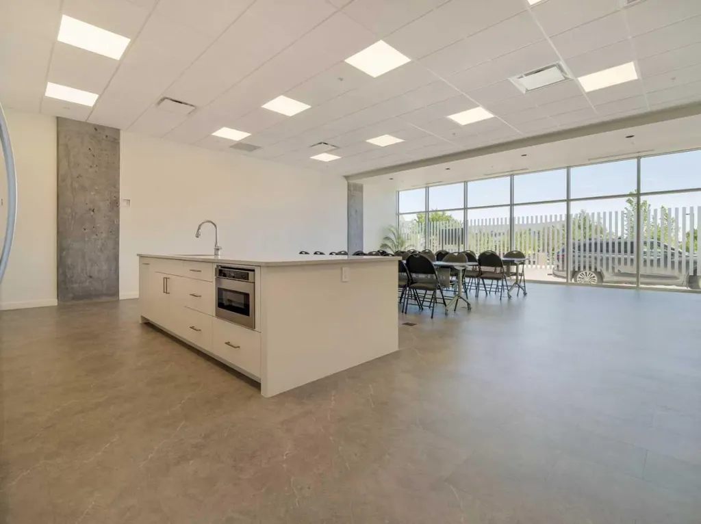 102 Scenic Drive N Lethbridge AB T1J 0J4