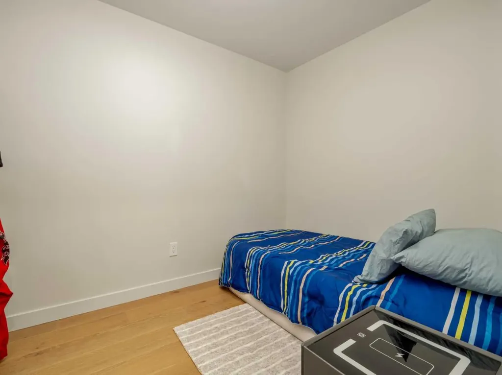 102 Scenic Drive N Lethbridge AB T1J 0J4