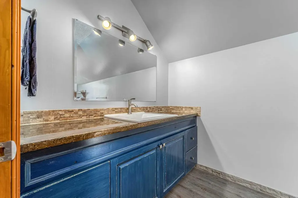 32 Aventerra Way Rural Rocky View County AB T3Z 0B1