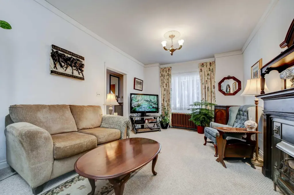 1158 Albert Avenue Pincher Creek AB T0K1W0